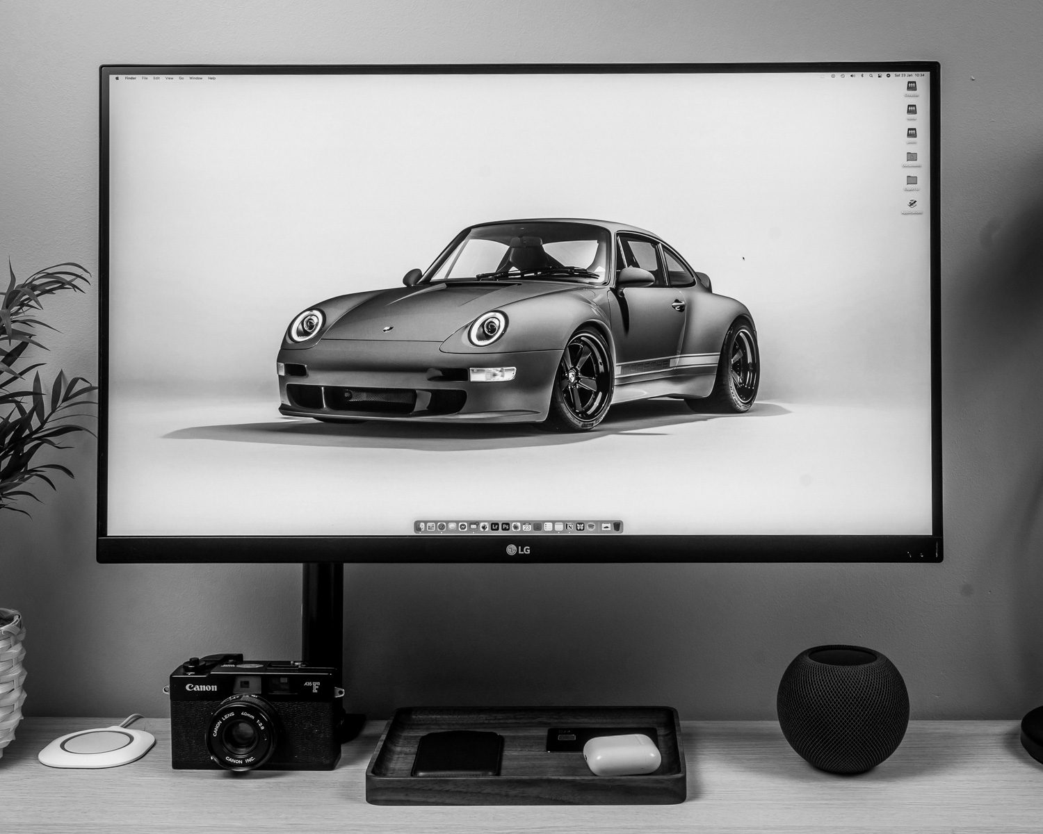 black flat screen computer monitor