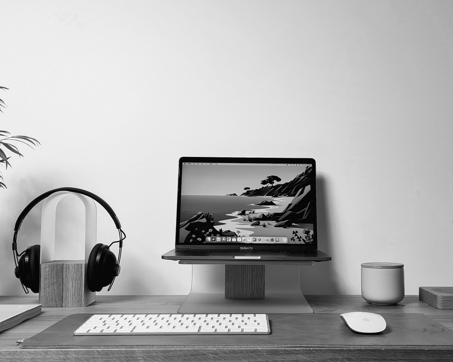 silver imac on brown wooden desk