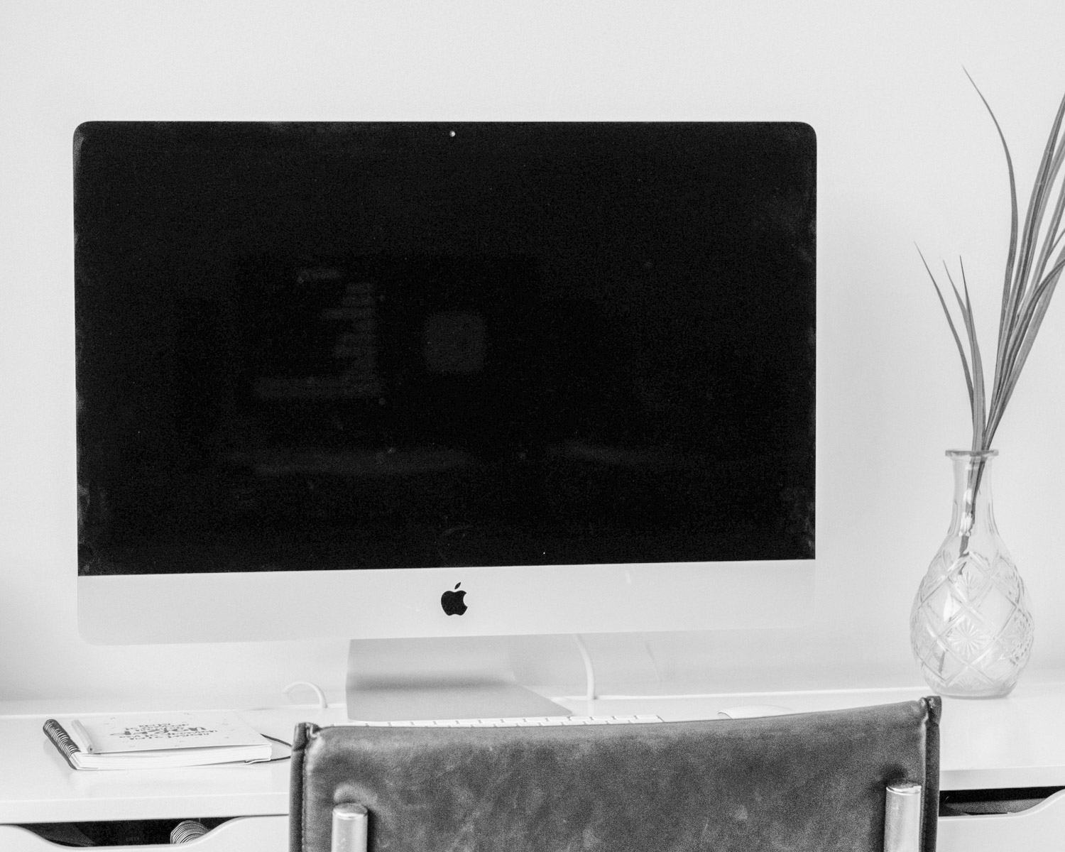 turned off silver iMac