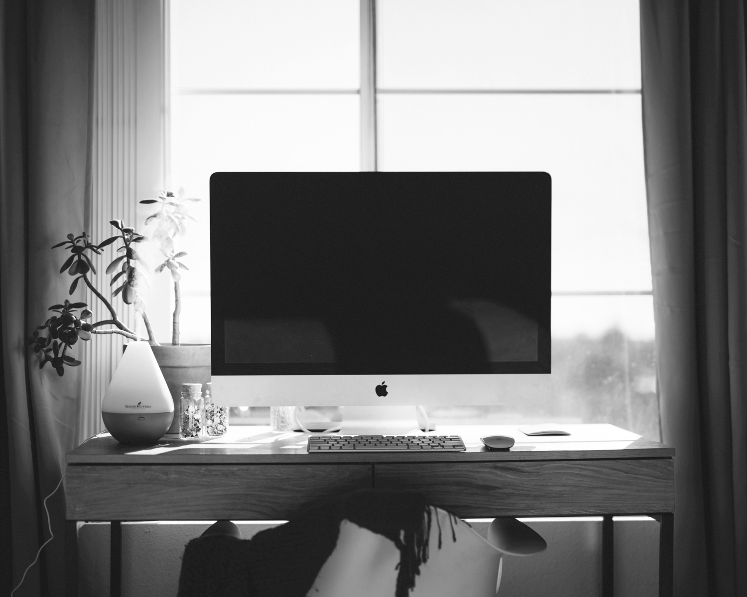 silver iMac turned off